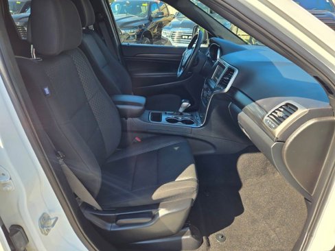 Certified 2021 Jeep Grand Cherokee Laredo image 5