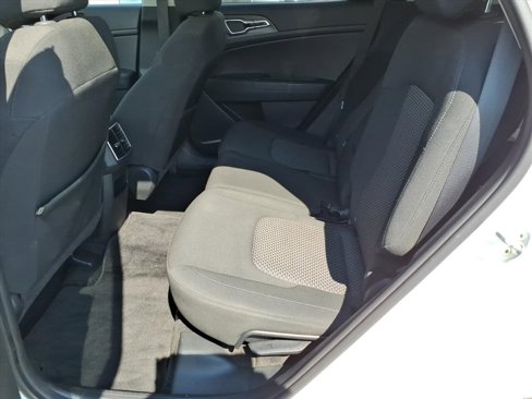 Used 2023 Kia Sportage LX image 8