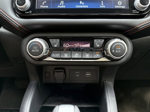 New 2025 Nissan Versa SR w/ Trunk Package image 33