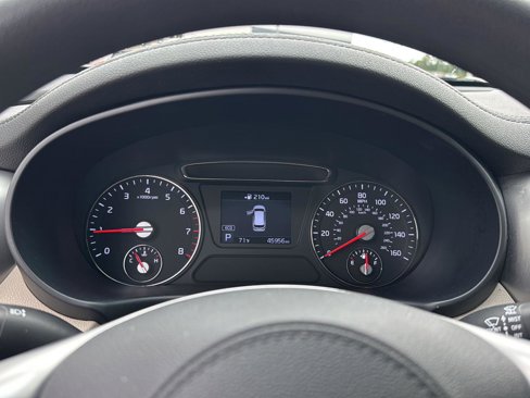 Used 2020 Kia Sorento LX image 20