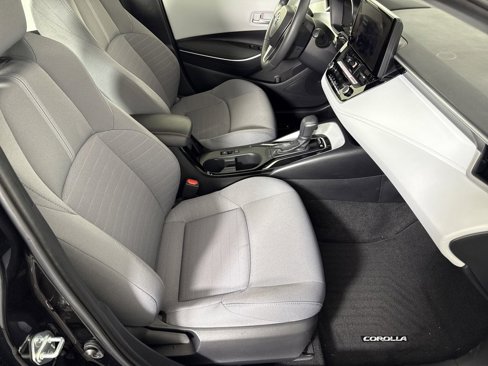 Used 2023 Toyota Corolla SE image 11