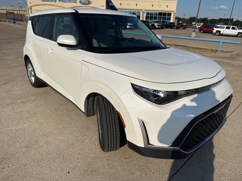 Used 2023 Kia Soul LX w/ Option Group 015 image 18