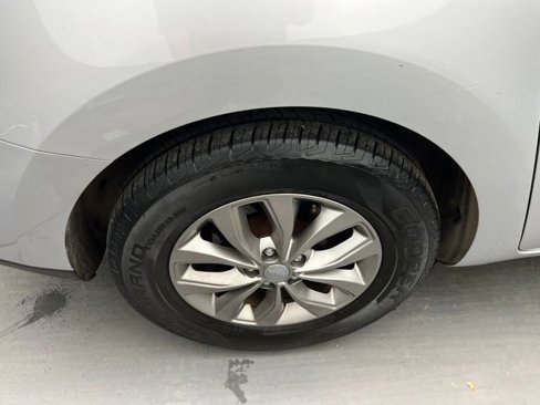 Used 2020 Kia Sedona LX image 20