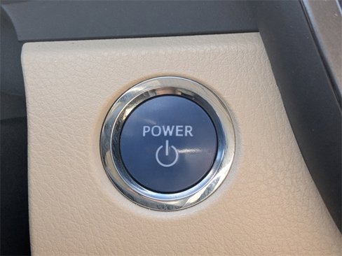 Used 2020 Toyota Camry XLE image 28