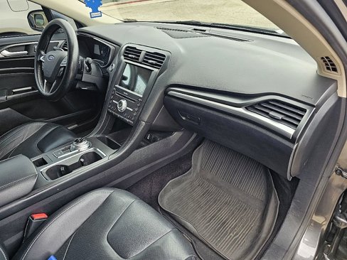 Used 2017 Ford Fusion Titanium image 9