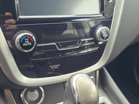 Used 2018 Nissan Murano SV image 35