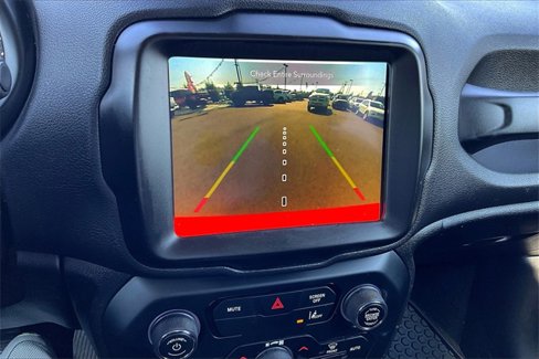 Used 2022 Jeep Renegade Latitude w/ Convenience Group image 21