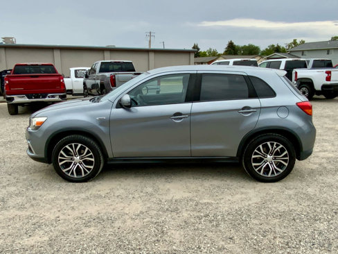 Used 2016 Mitsubishi Outlander Sport ES image 2