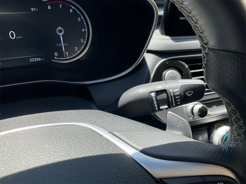 Used 2022 Genesis G70 2.0T image 17