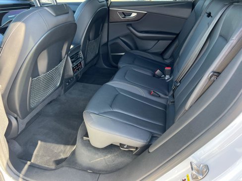 Used 2021 Audi Q8 Premium Plus w/ Premium Plus Package image 21