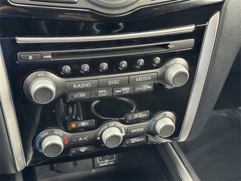 Used 2018 Nissan Pathfinder S image 19