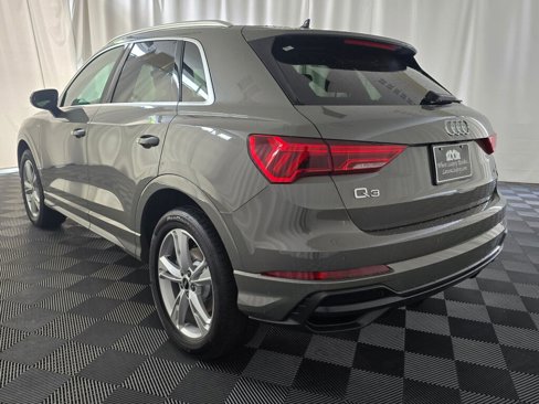 Used 2022 Audi Q3 2.0T Premium w/ Convenience Package image 4