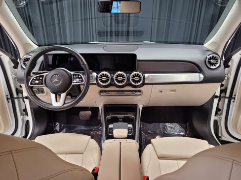 Used 2020 Mercedes-Benz GLB 250 w/ Premium Package image 19
