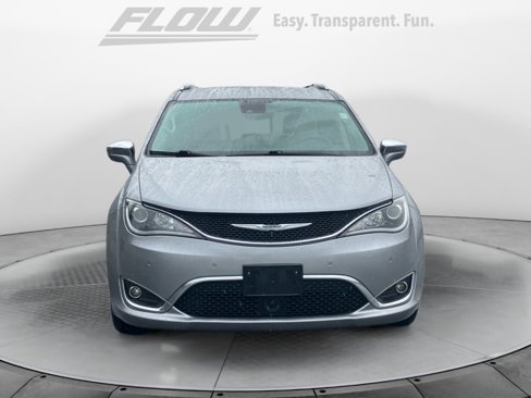 Used 2017 Chrysler Pacifica Limited image 2