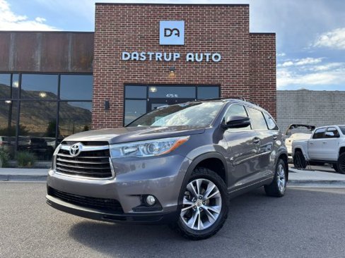 Used 2015 Toyota Highlander XLE image 1