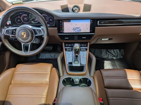Certified 2023 Porsche Cayenne Platinum Edition image 22