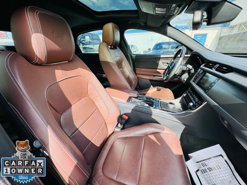 Used 2016 Jaguar XF S image 16