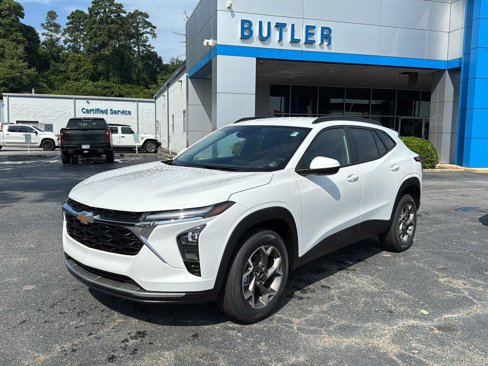 New 2025 Chevrolet Trax LT w/ Driver Confidence Package image 1