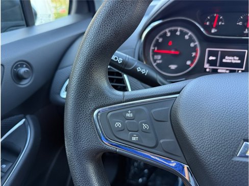 Used 2019 Chevrolet Cruze LT image 27