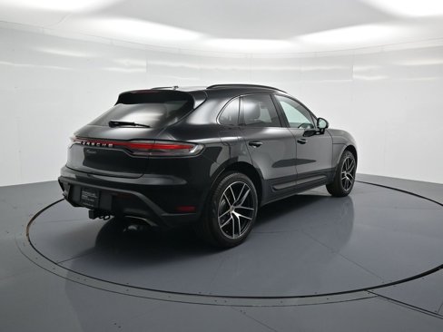 Used 2025 Porsche Macan image 27