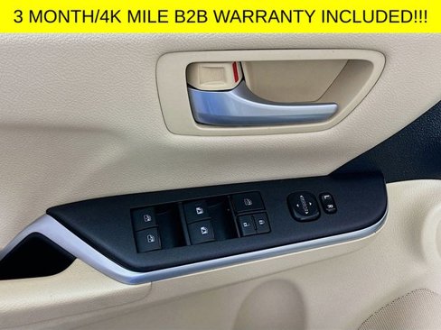 Used 2016 Toyota Camry LE image 17