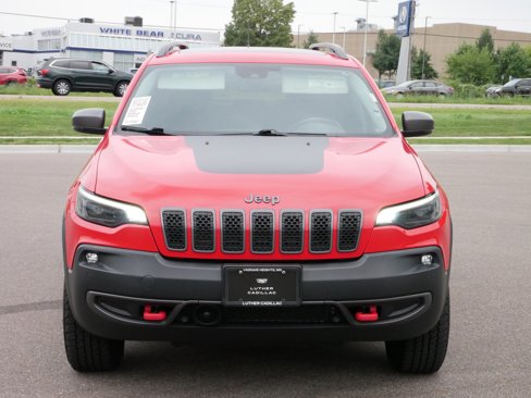 Used 2019 Jeep Cherokee Trailhawk image 2