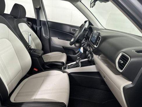 Used 2022 Hyundai Venue SEL w/ Cargo Package image 26