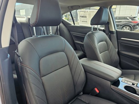 New 2025 Nissan Altima 2.5 SR w/ SR Premium Package image 12