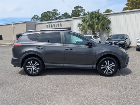 Used 2017 Toyota RAV4 LE image 3
