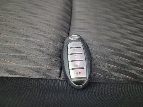 Used 2019 Nissan Rogue SV image 32