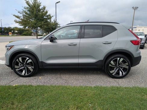 Certified 2025 Volvo XC40 B5 Plus image 7