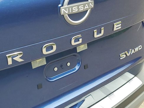 Used 2023 Nissan Rogue SV image 35