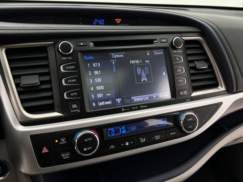 Used 2016 Toyota Highlander Limited image 23