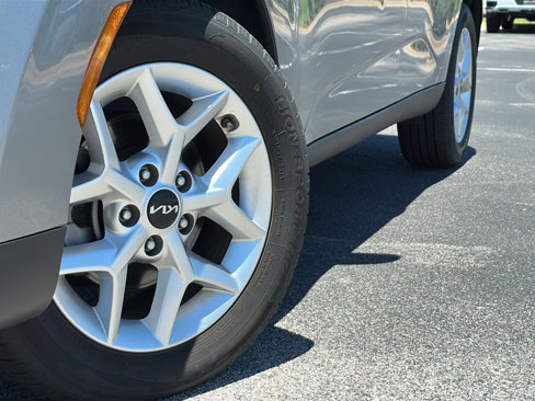 Used 2023 Kia Soul LX w/ LX Technology Package image 3