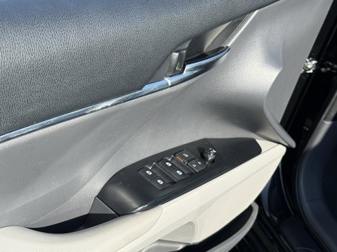 Used 2019 Toyota Camry LE image 21