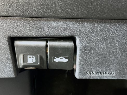 Used 2024 Nissan Versa SV image 17