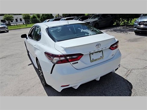 Used 2023 Toyota Camry SE image 19