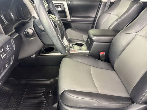 Used 2018 Toyota 4Runner SR5 Premium image 5