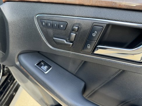 Used 2011 Mercedes-Benz E 350 Sedan image 38