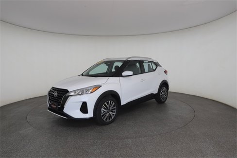 Used 2021 Nissan Kicks SV image 3