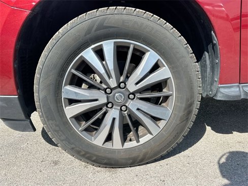 Used 2017 Nissan Pathfinder SV image 10