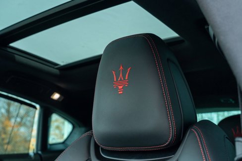 Used 2024 Maserati Levante GT Ultima image 25