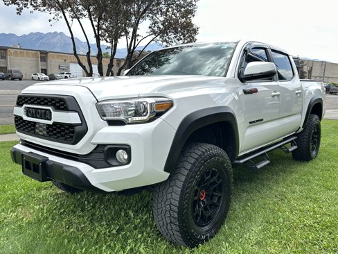 Used 2022 Toyota Tacoma TRD Off-Road image 12