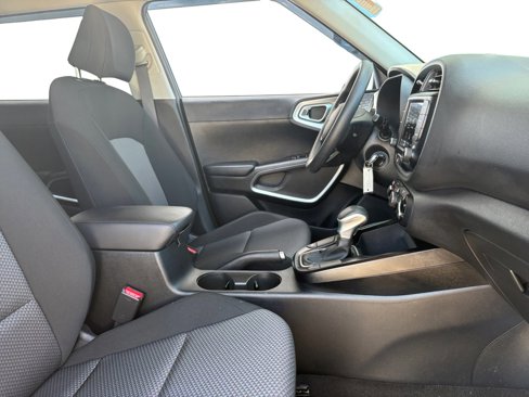 Certified 2022 Kia Soul LX image 31