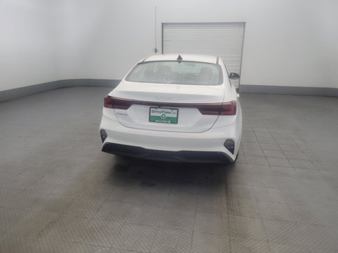 Used 2023 Kia Forte LXS image 7