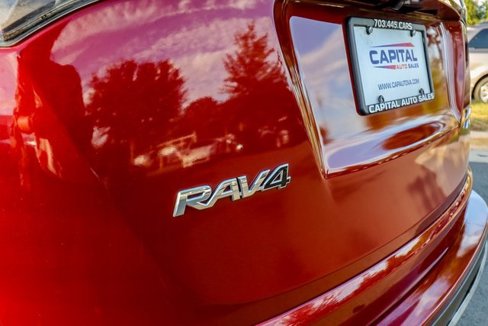 Used 2018 Toyota RAV4 XLE image 22
