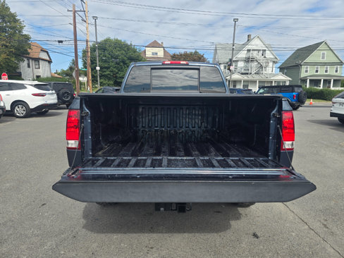 Used 2015 Nissan Titan SV w/ SV Value Truck Package image 16