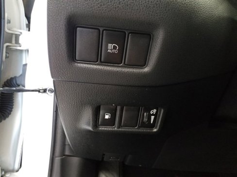 Used 2019 Toyota C-HR XLE image 12