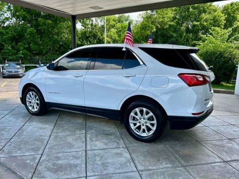 Used 2019 Chevrolet Equinox LT image 2