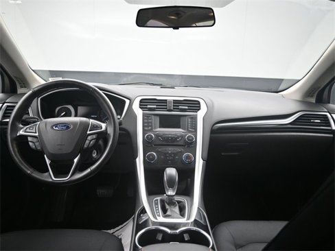 Used 2015 Ford Fusion SE w/ Equipment Group 201A image 21